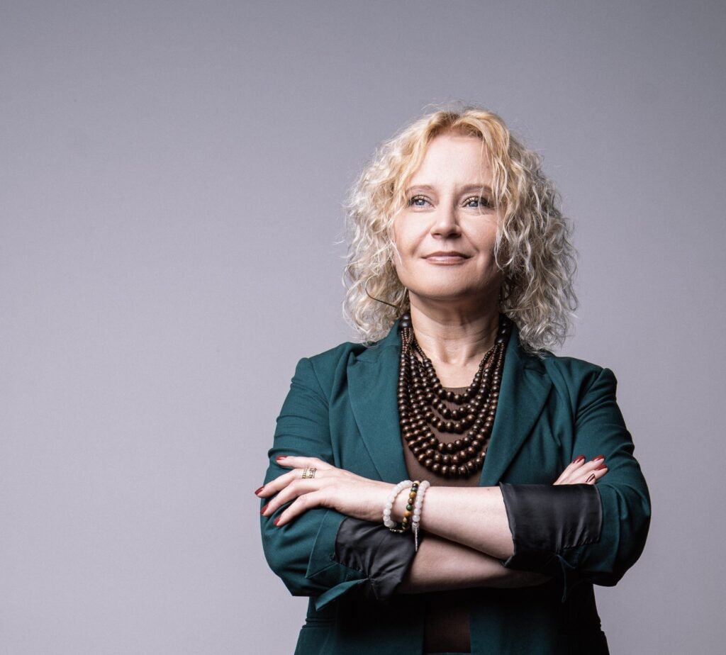 Zaneta, accompagnatrice de dirigeants et experte en stratégie humaine et d'entreprise